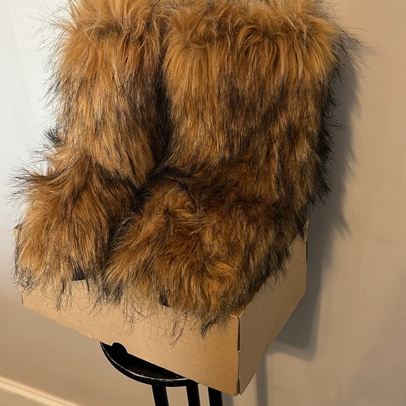Faux Fur Boots in Brown and Black - Picture 5 of 6